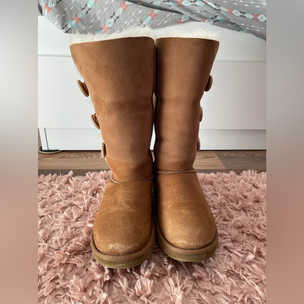 Triple Bailey Button Chestnut Uggs - image 3